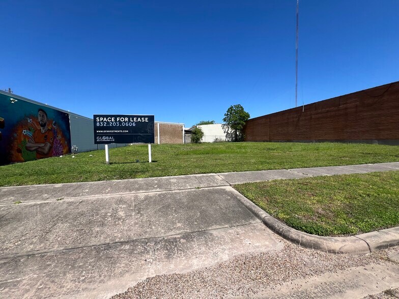 More Photos Of 2807 Dallas St, Houston Land For Lease