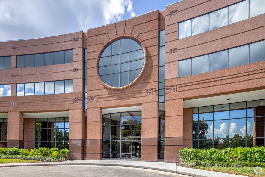 More Photos Of 300 International Pky, Heathrow Unknown For Lease