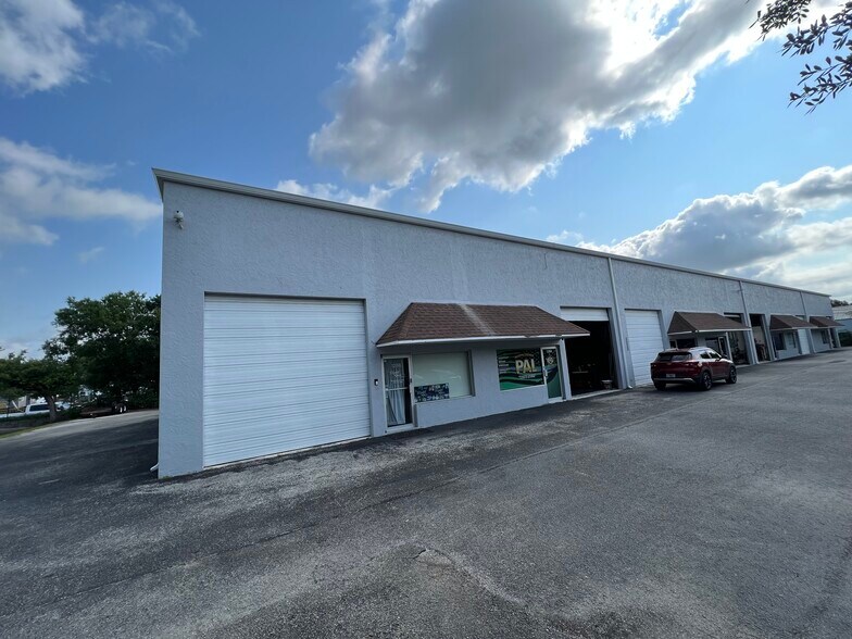 More Photos Of 1270-1272 SW 34th St, Palm City Warehouse For Lease