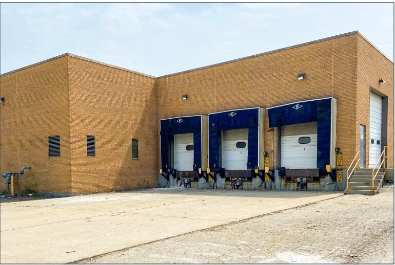 Primary Photo Of 4837 W Woolworth Ave, Milwaukee Warehouse For Lease