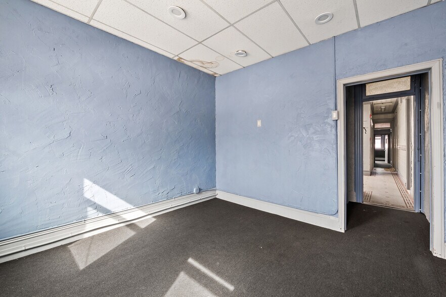 More Photos Of 507 32nd St, Union City Storefront Retail Office For Sale