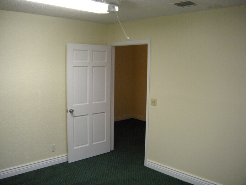 More Photos Of 6971 N Federal Hwy, Boca Raton Medical For Sale