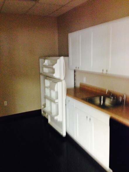 More Photos Of 220 Sutton St, North Andover Storefront For Lease