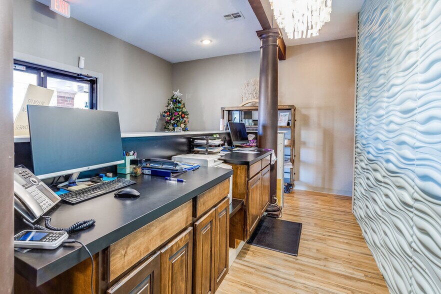 More Photos Of 7917 N May Ave, Oklahoma City Freestanding For Sale