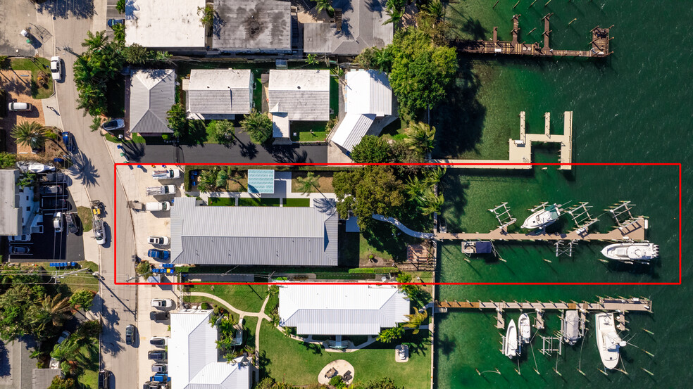 More Photos Of 2649 Lake Dr, Riviera Beach Apartments For Sale