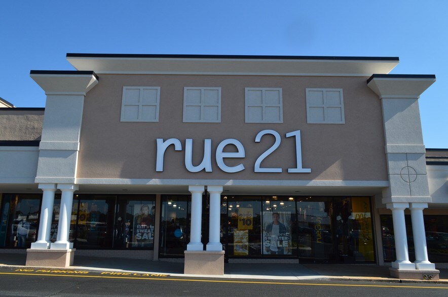 More Photos Of 1305 E Broad Ave, Rockingham Unknown For Lease