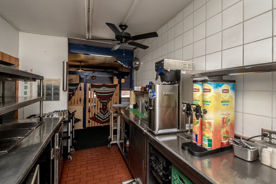 More Photos Of 2200 Mesquite Ave, Lake Havasu City Restaurant For Lease
