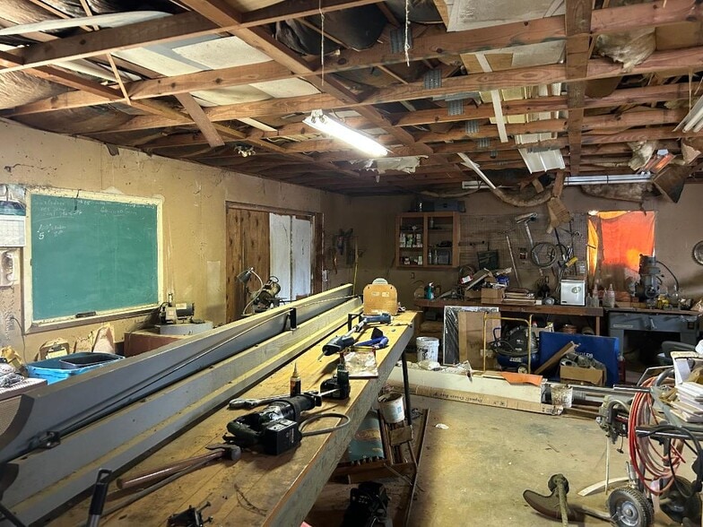 More Photos Of 605 Howard St, Queen City Specialty For Sale