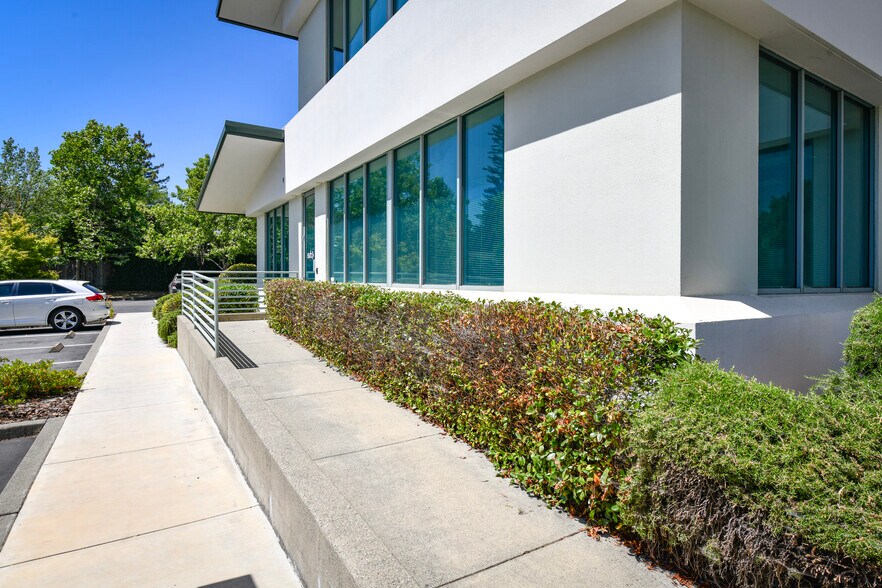 More Photos Of 899 Adams St, Saint Helena Office For Sale