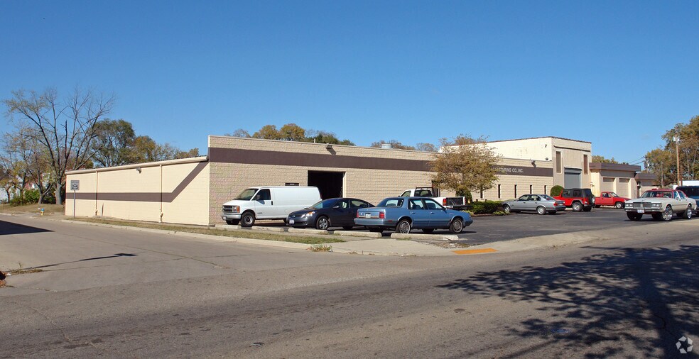 More Photos Of 1115 S Broadway St, Dayton Manufacturing For Sale