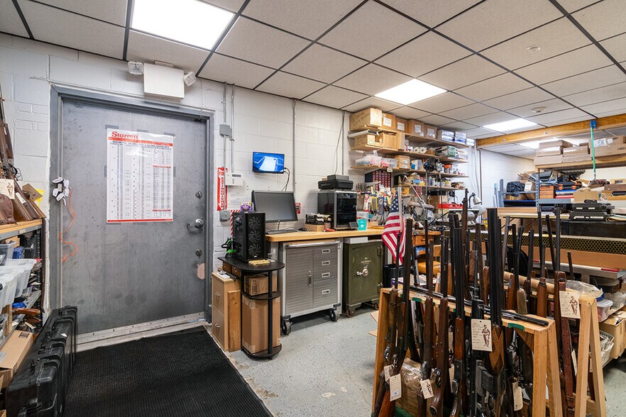 More Photos Of 6595 Post Rd, North Kingstown Fast Food For Sale