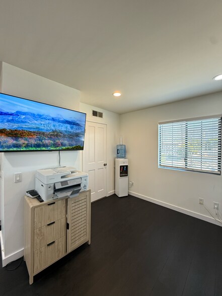 More Photos Of 207 W Alameda Ave, Burbank Office For Sale