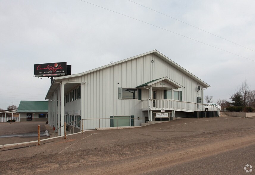 More Photos Of N5690 850th St, Elk Mound Office For Lease