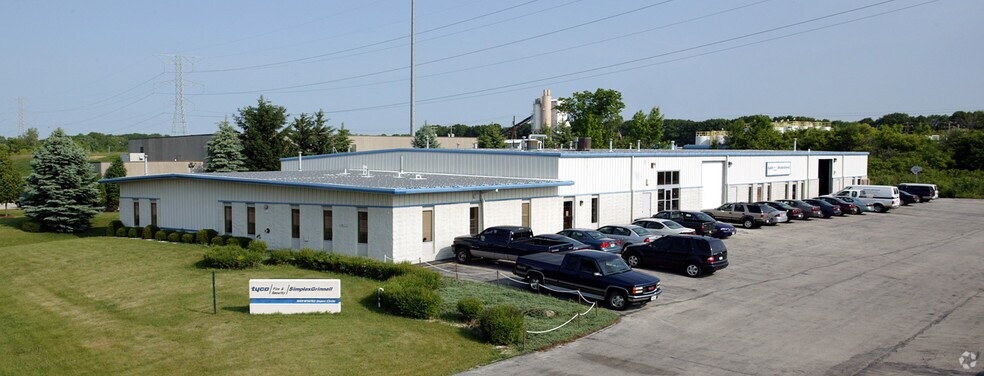 Primary Photo Of N58 W14776-W14782 Shawn Cir, Menomonee Falls Warehouse For Lease