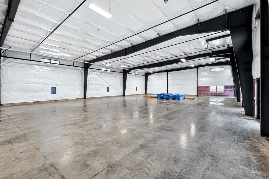 More Photos Of 4524 Barker Rd, Spokane Valley Showroom For Lease