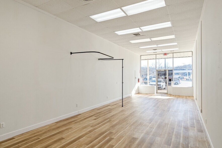 More Photos Of 1202 S James Campbell Blvd, Columbia General Retail For Lease