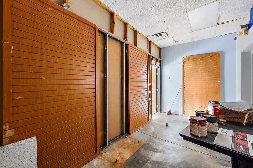 More Photos Of 509-533 10th St, Port Huron Storefront For Lease