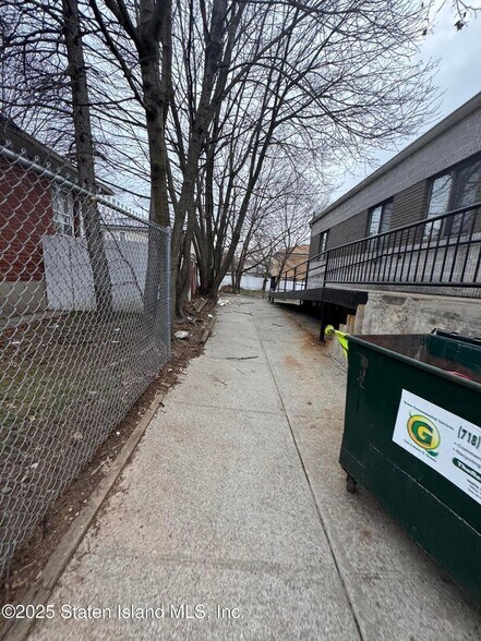 More Photos Of 2691 Hylan Blvd, Staten Island Medical For Lease