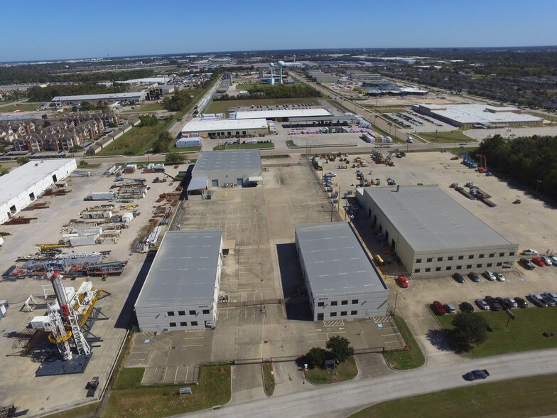 More Photos Of 18155 Chisholm Trl, Houston Warehouse For Lease