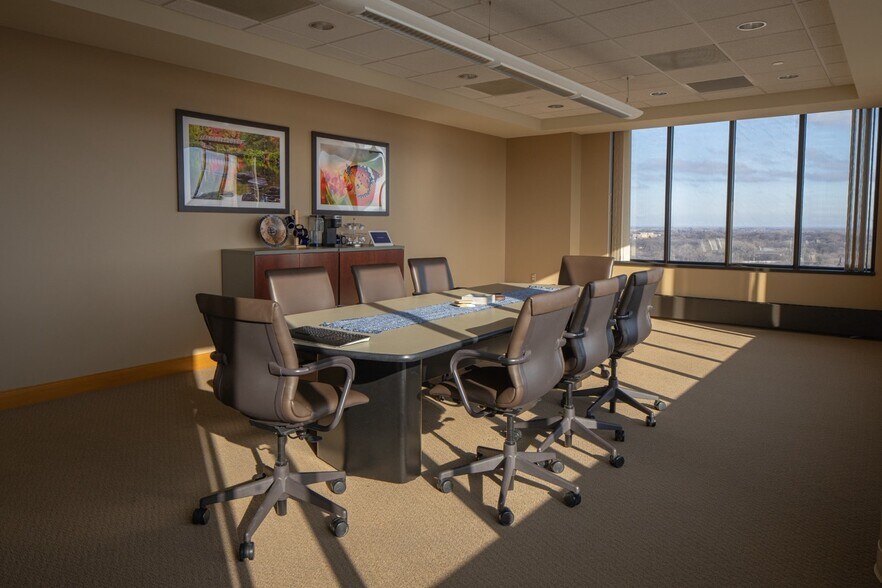 More Photos Of 201 5th St N, Fargo Hotel For Lease