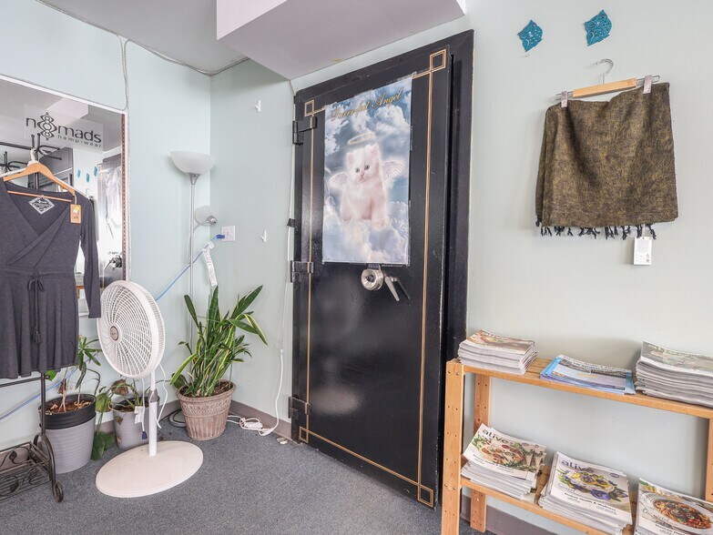 More Photos Of 5002 50 st, Stettler Flex For Sale