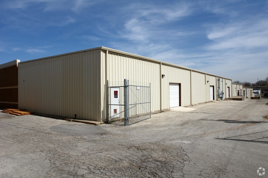 More Photos Of 1515 Dungan Ln, Austin Warehouse For Lease