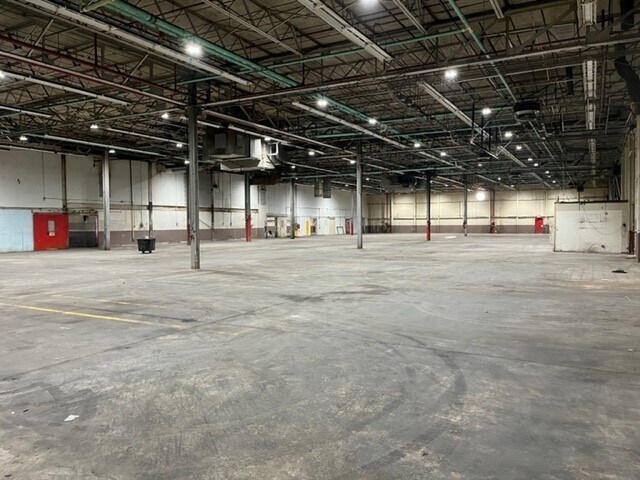 More Photos Of 10500 W Reno Ave, Oklahoma City Manufacturing For Lease
