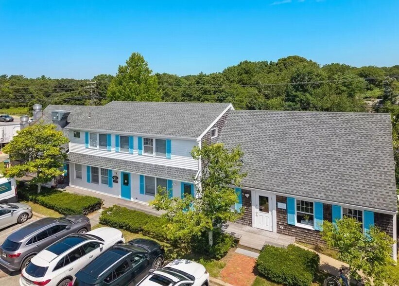 More Photos Of 258 Edgartown Vineyard Haven Rd, Edgartown Medical For Sale