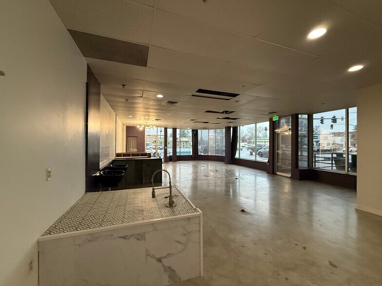 More Photos Of 920 Garland Ave, Spokane General Retail For Lease