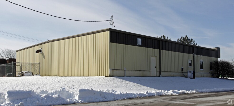 More Photos Of 8550 Bilstein Blvd, Hamilton Warehouse For Lease