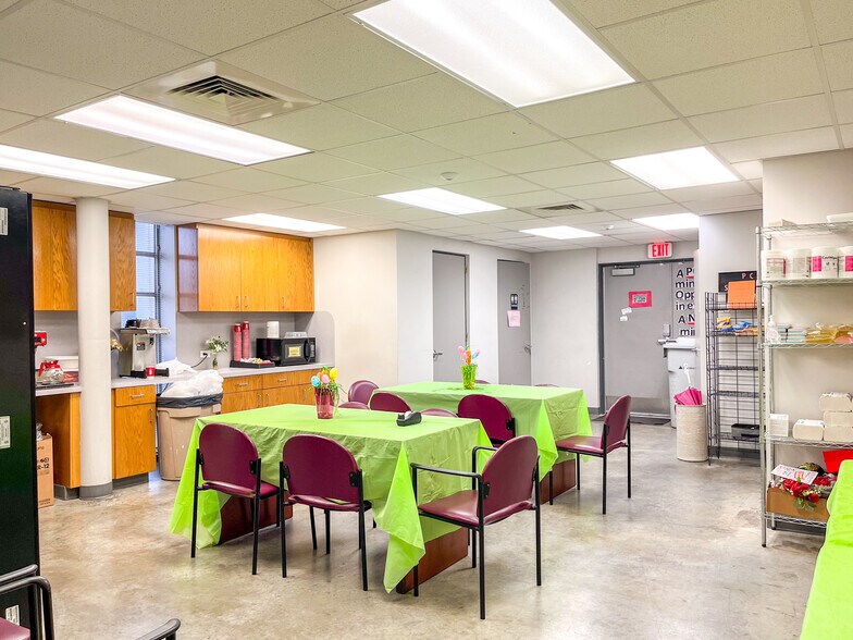 More Photos Of 5353 Florida Blvd, Baton Rouge Medical For Sale