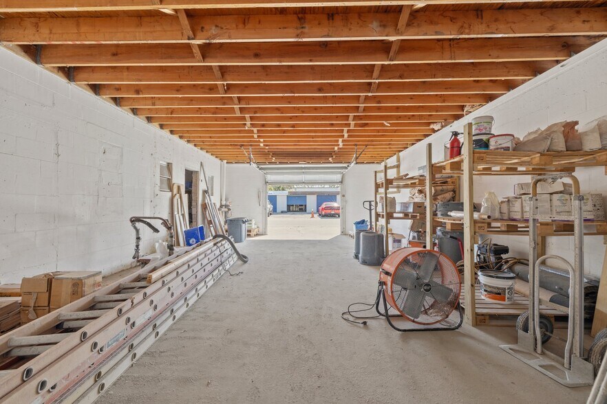 More Photos Of 7900 Blind Pass Rd, Saint Petersburg Freestanding For Sale