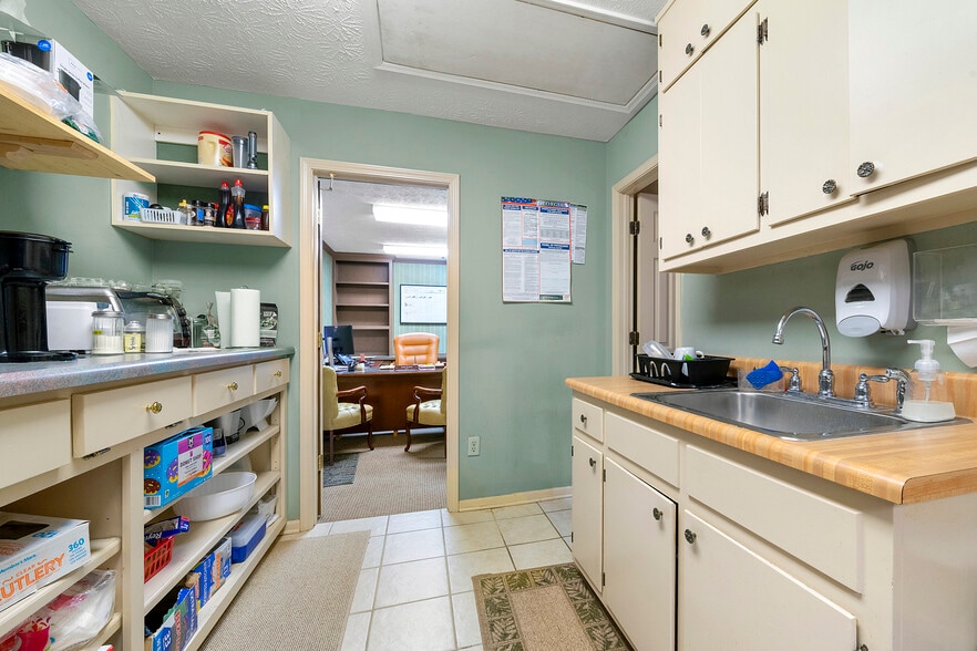 More Photos Of 125-145 E Georgia Ave, Fayetteville Freestanding For Sale