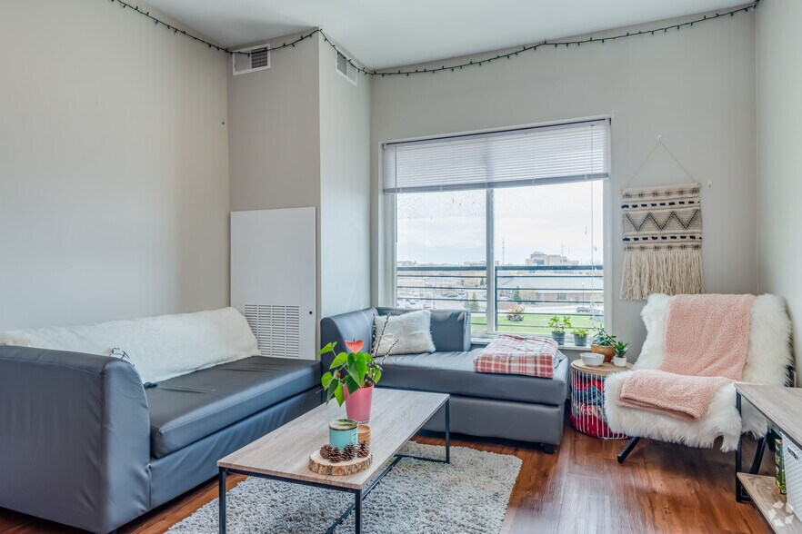 More Photos Of 482 Marion Rd, Oshkosh Apartments For Sale