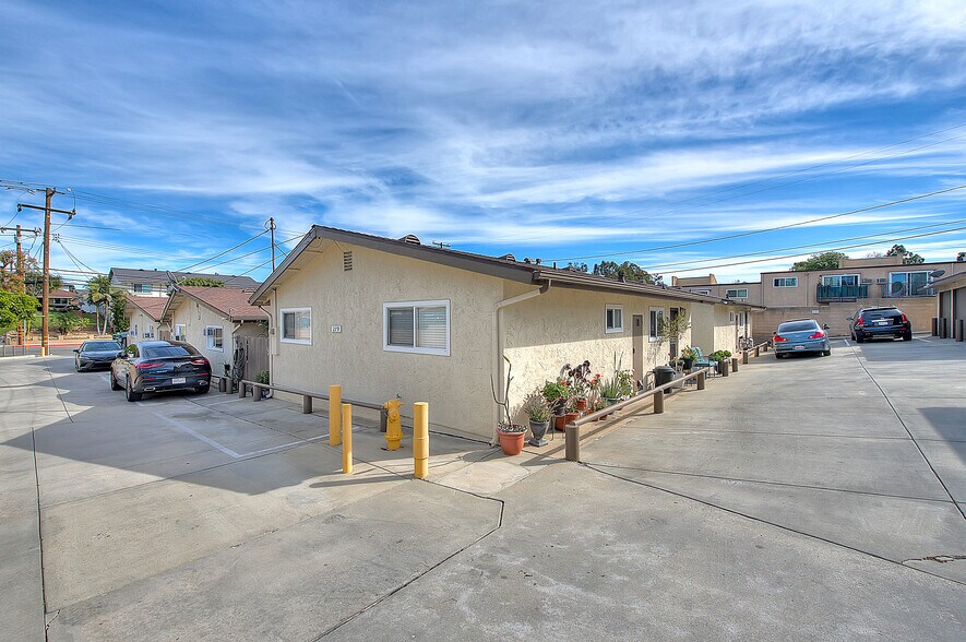 More Photos Of 275-299 Monte Vista St, La Habra Apartments For Sale
