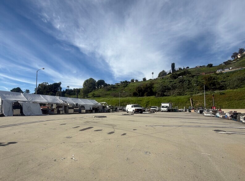 More Photos Of 571-573 Monterey Pass Rd, Monterey Park Warehouse For Lease