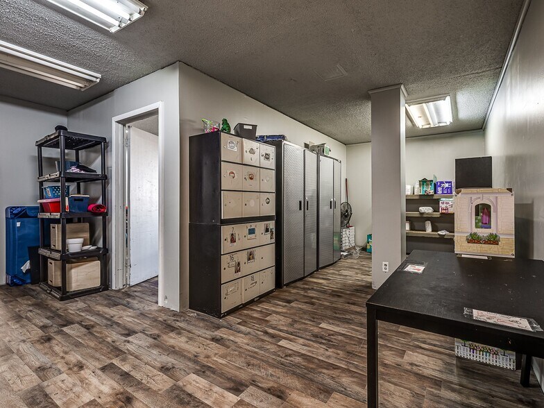 More Photos Of 3838 State St, Bartlesville General Retail For Sale