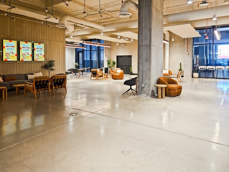 More Photos Of 200 W Monroe St, Phoenix Coworking Space