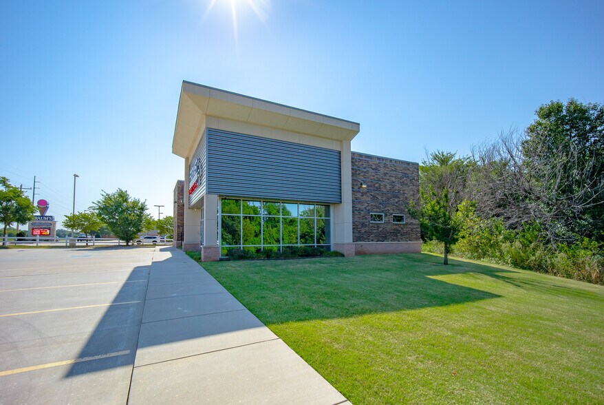 More Photos Of 2804 SW 134th St, Oklahoma City Medical For Sale