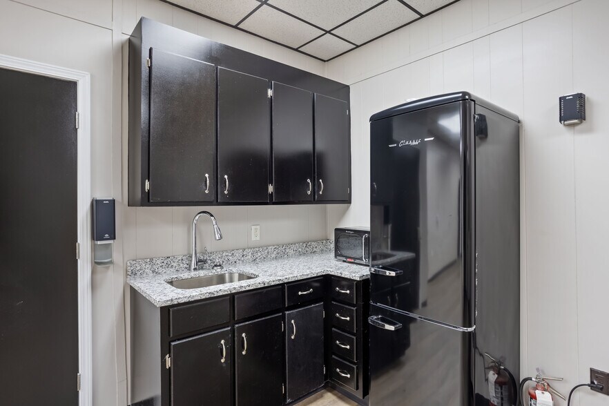More Photos Of 554 Old Roberts Rd, Benson Warehouse For Sale