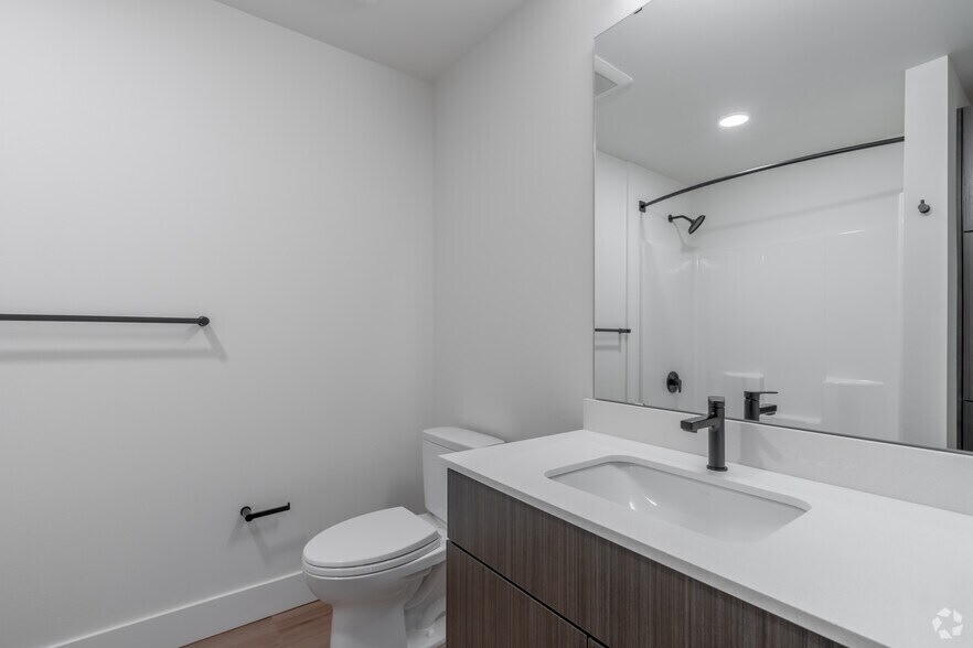 More Photos Of 208 N Samish Way, Bellingham Apartments For Lease