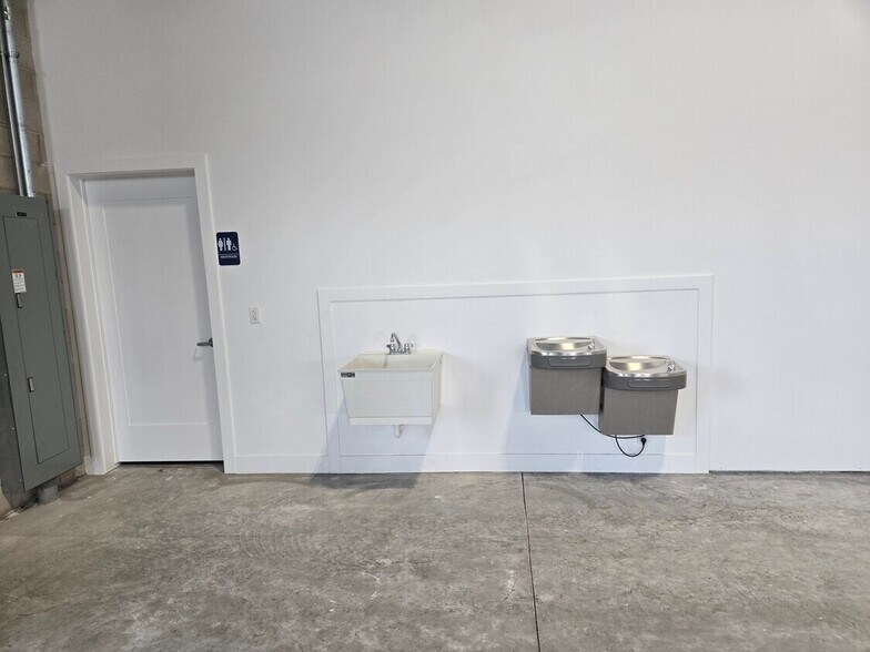 More Photos Of 1548 American Way, Payson Warehouse For Lease