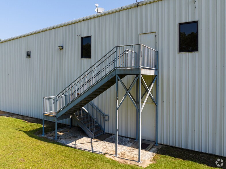 More Photos Of 177 Technology Pky, Auburn Light Manufacturing For Sale