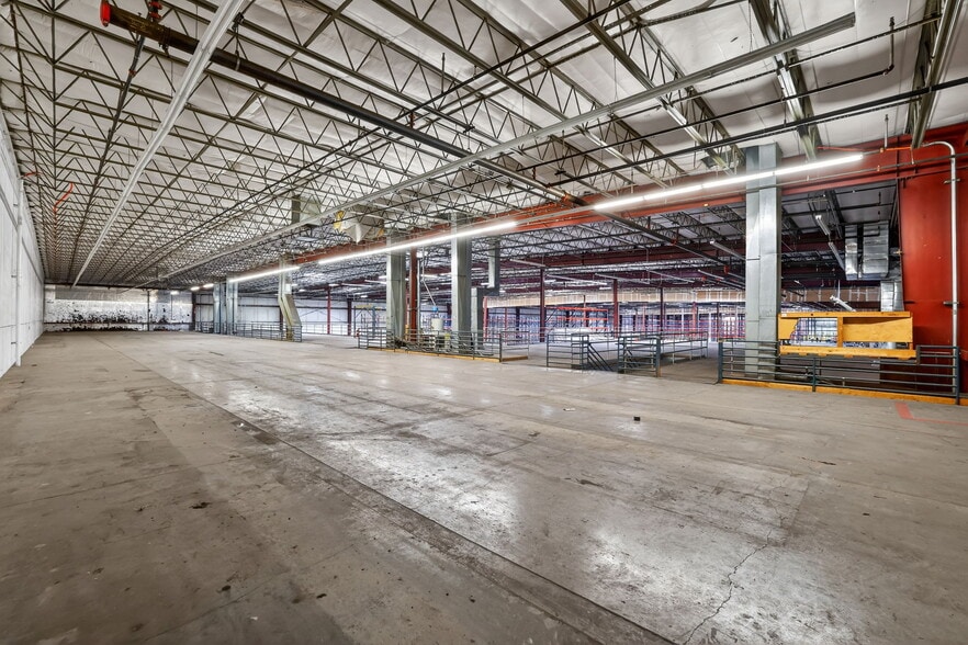More Photos Of 12745 Earhart Ave, Auburn Distribution For Lease