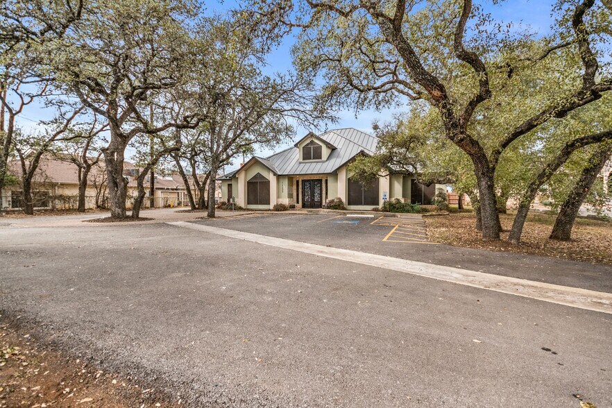 More Photos Of 14235 Blanco Rd, San Antonio Office For Sale