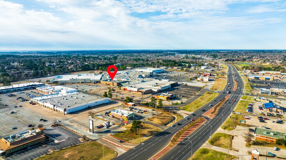 More Photos Of 3540 McCann Rd, Longview Storefront For Sale