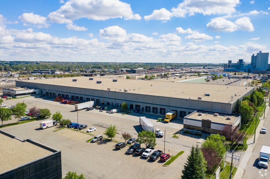 More Photos Of 2308-2360 Portland St SE, Calgary Warehouse For Lease