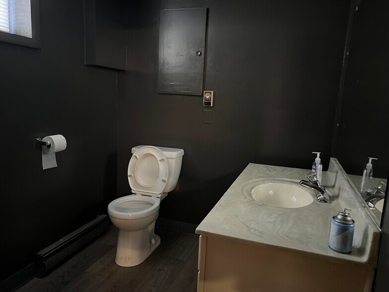 More Photos Of 1625 Tacoma St, Dayton Warehouse For Sale