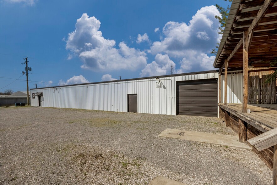More Photos Of 422 Fryes Ln, Danville Sports And Entertainment For Sale