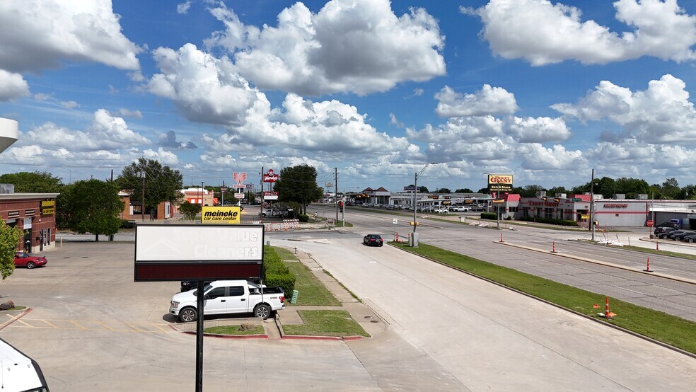More Photos Of 11609 E Northwest Hwy, Dallas Freestanding For Sale